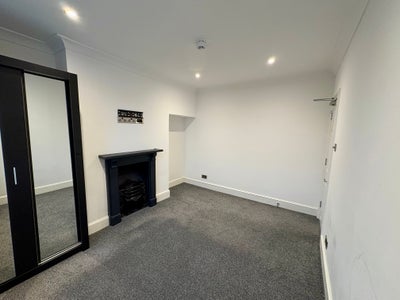 Double Room Available - Newly Renovated Main Photo
