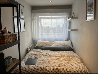 Cosy bedroom in a girly flat Main Photo