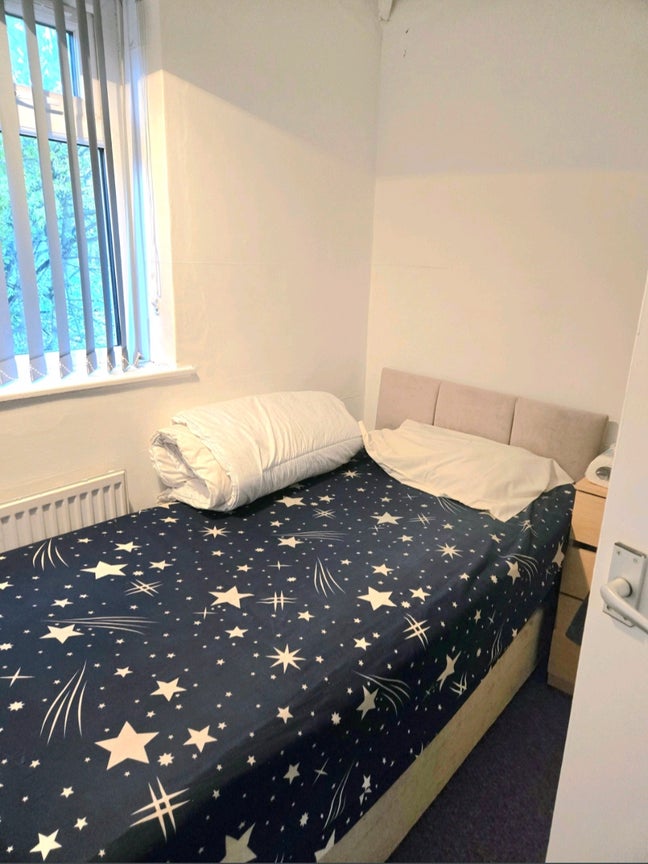 Furnished Single Room Immediately Available  Main Photo