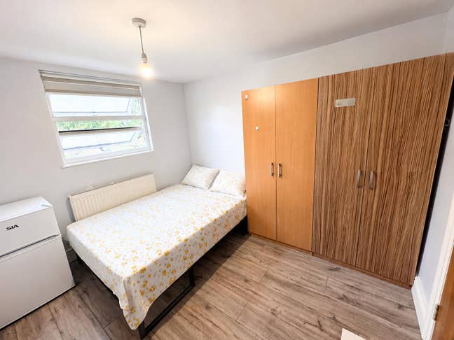Seven Sisters Double Room|1 Person|0 Deposit Main Photo
