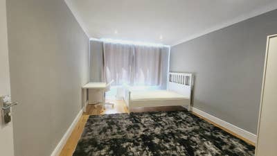 Luxurious Spacious Double Rooms@E14 6BN/DLR/LP Main Photo