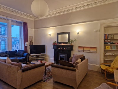 2 Rooms available! Female professionals  Main Photo
