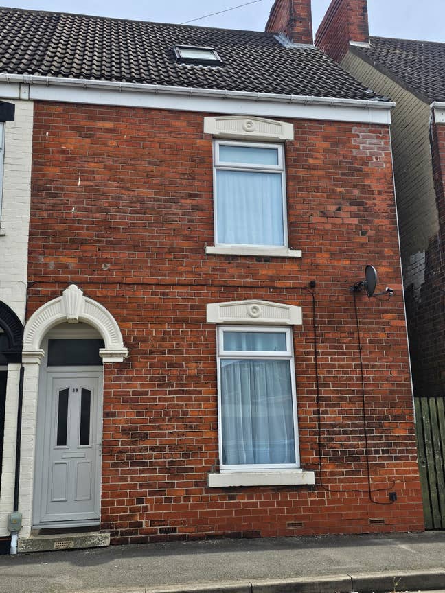 Stunning three/four bedroom house with bills HU9 Main Photo