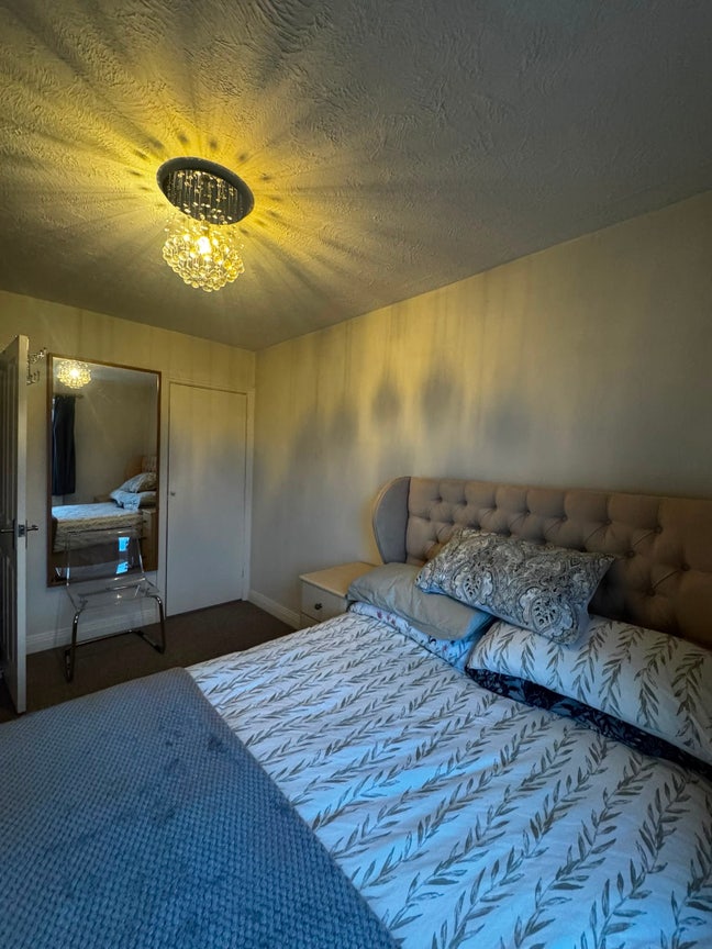 Double Bedroom for Rent in a House - Available now Main Photo