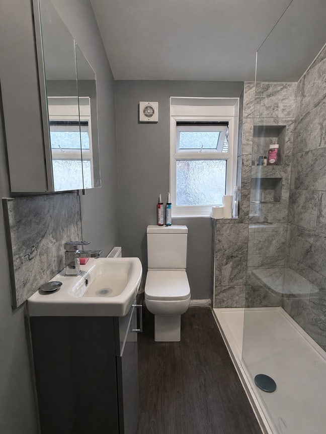 Large student rooms - available Sept Fallowfield Main Photo