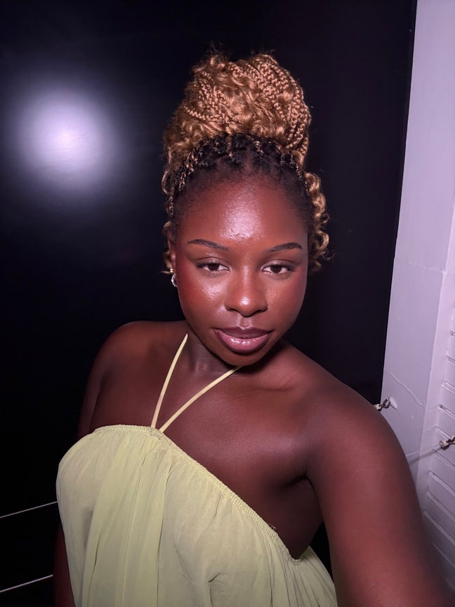 I am a female student aged 21 currently man m... Main Photo