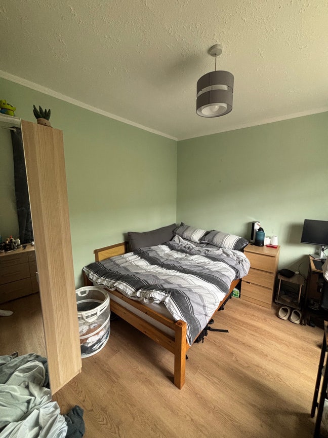 Large Double Room in Sociable Clapham House Share Main Photo