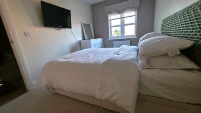 Furnished Double Room Main Photo