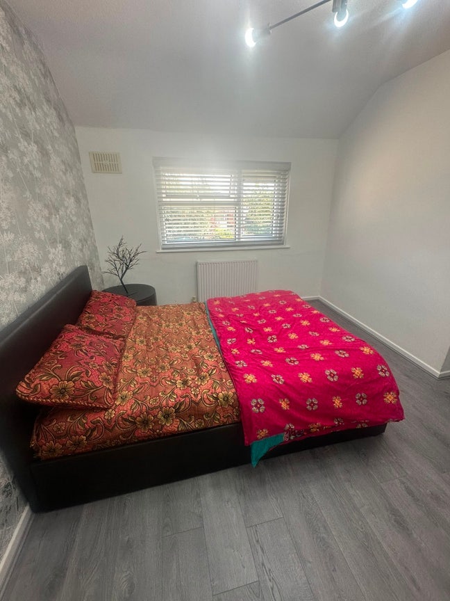 Large single room - &pound;400 PCM all bills included  Main Photo