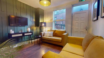 Luxury refurbished all female student houseshare Main Photo