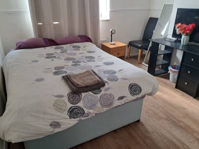 🌸 Spacious Double Rooms Near Etihad & Tram (M11) Main Photo