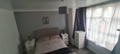Spacious Double Room to rent &pound;900- bills included  Main Photo