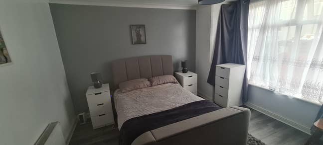 Spacious Double Room to rent &pound;800- bills included  Main Photo