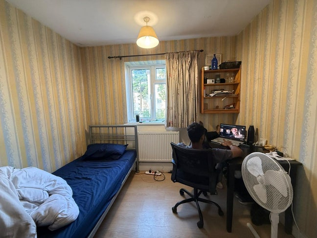 Affordable single bedroom in a house share Main Photo