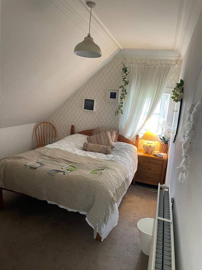 Furnished Double Room - Bills Inc Main Photo