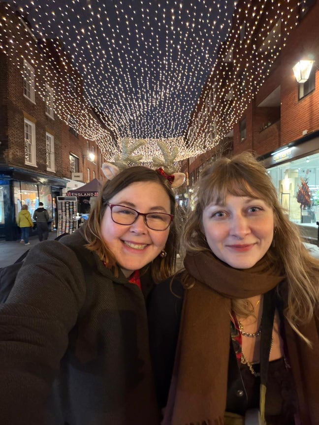 LGBT+ female seeks a single or double room Main Photo