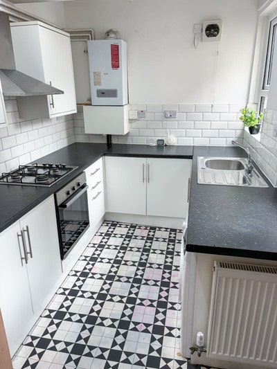 5 Bed Student House – Entire House – Salford Main Photo