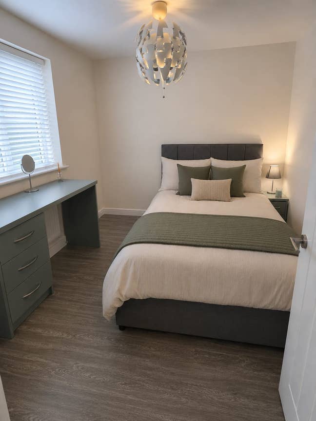 Spacious double bedroom to rent  Main Photo
