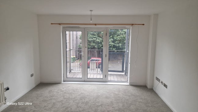 Modern 2 Bed Flat with Balcony – Stratford E15 Main Photo