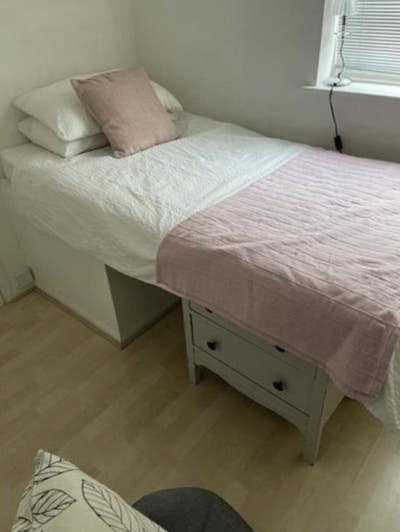 Single Room in Quiet Cul-de-Sac All Bills Included Main Photo