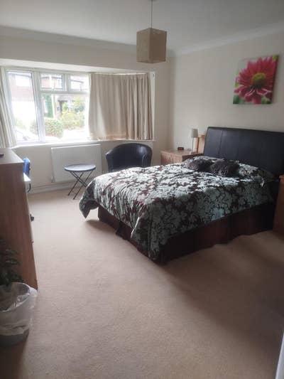 Large Double Room with En-Suite Main Photo