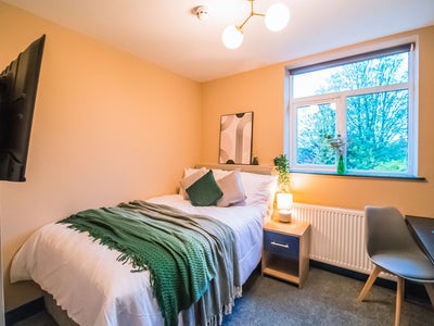 Brand-New Rooms Near Rugby Town Centre Main Photo