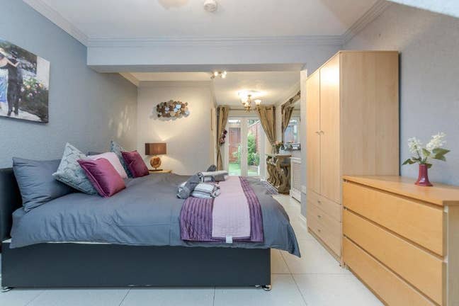 One Bedroom Flat available in West Watford Main Photo