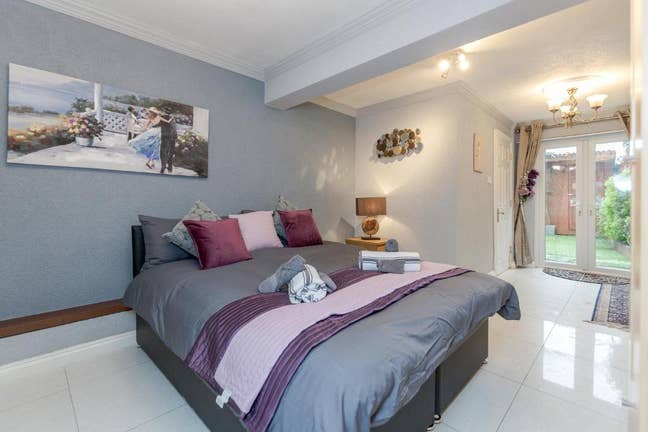 One Bedroom Flat available in West Watford Main Photo