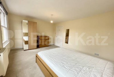 Bedroom in a wonderful house in E&C Main Photo