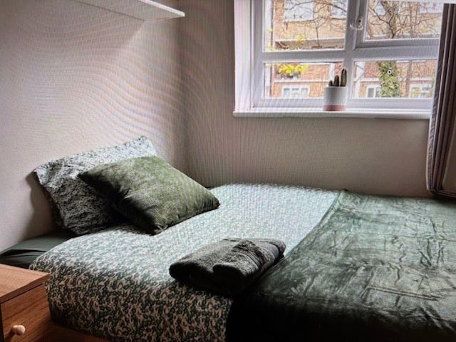 Good Sized Double Room In Friendly Flatshare Main Photo