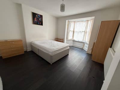 Room in shared house near Westbury Main Photo