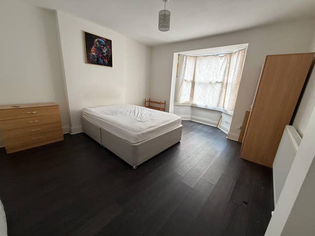 Room in shared house near Westbury Main Photo