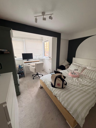 Sunny Double Room by the beach -Central hove Main Photo