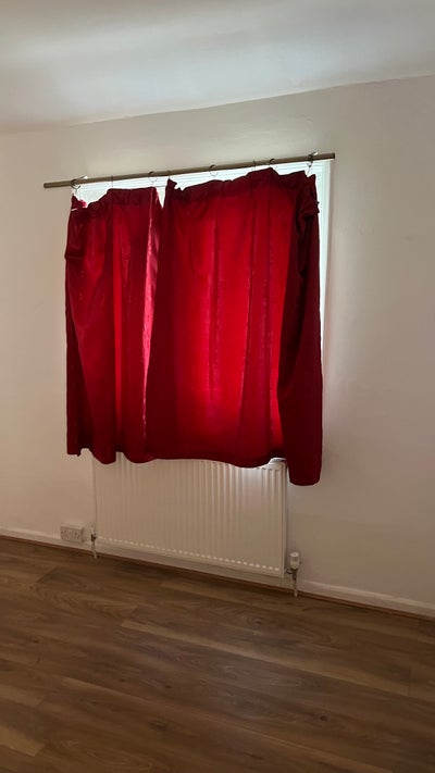 Newly refurbished hse with 2 bedrooms to rent Main Photo