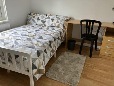 Room in shared house for Professional Non Smoker Main Photo