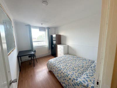 From 13Th October! Shoreditch! 3 Bedroom Flat! Main Photo