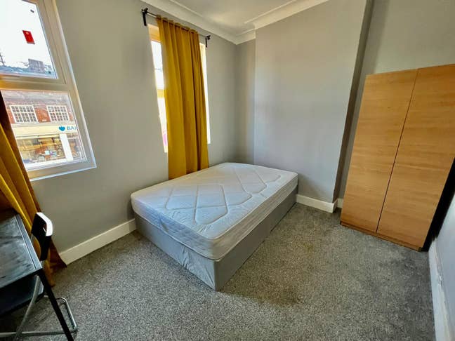 ✨ Spacious Double Room | HA8 Main Photo
