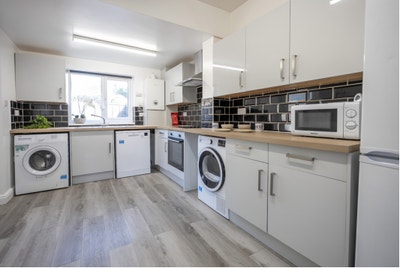 1 Bedford Street LN1 1Qa - Tenancy Takeover Asap! Main Photo