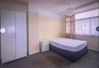 Looking for a female student for a 4-bed all-girls Main Photo