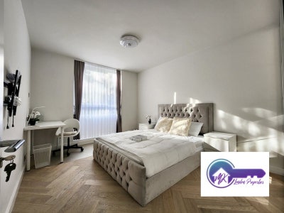 Large Double room in Central London NW1  Main Photo
