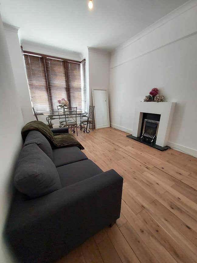 Recently renovated room in Manor house Main Photo