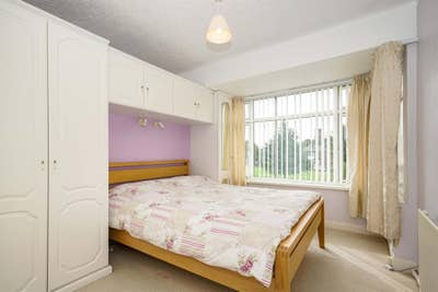Double room with plenty of storage space.  Main Photo