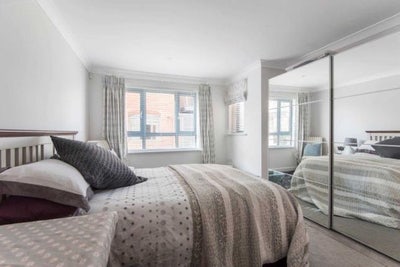 Bright en-suite double bedroom in beautiful flat  Main Photo