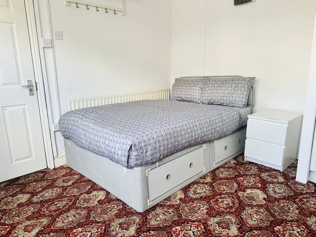 En-suite  studio  in  Darlaston Main Photo