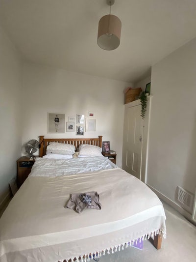 Double room available in Clapham North  Main Photo