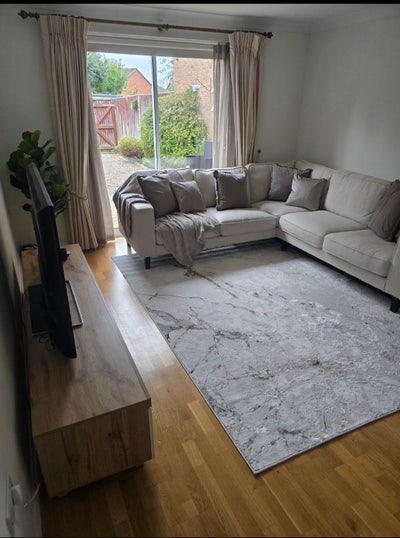 2 Bed house with garden, parking and garage Main Photo