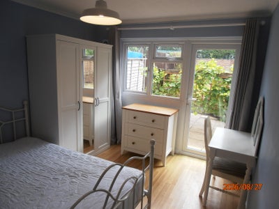 Large double room No bills No fees  Main Photo