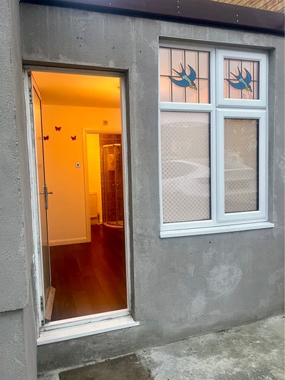 One bedroom studio flat 🌸 Main Photo