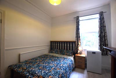 Refurbished Room - Bills incl - 1 min Acton Town Main Photo
