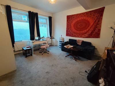 Double Room to Rent – Tonypandy CF40 Main Photo